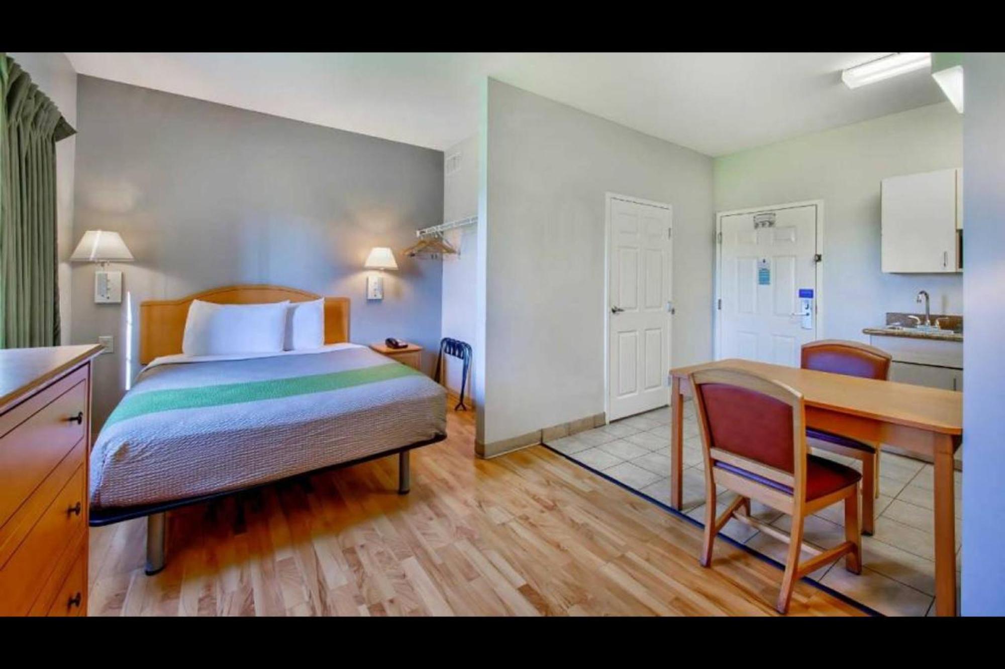 Oyo Townhouse Sulphur,La Extended Stay Exterior foto