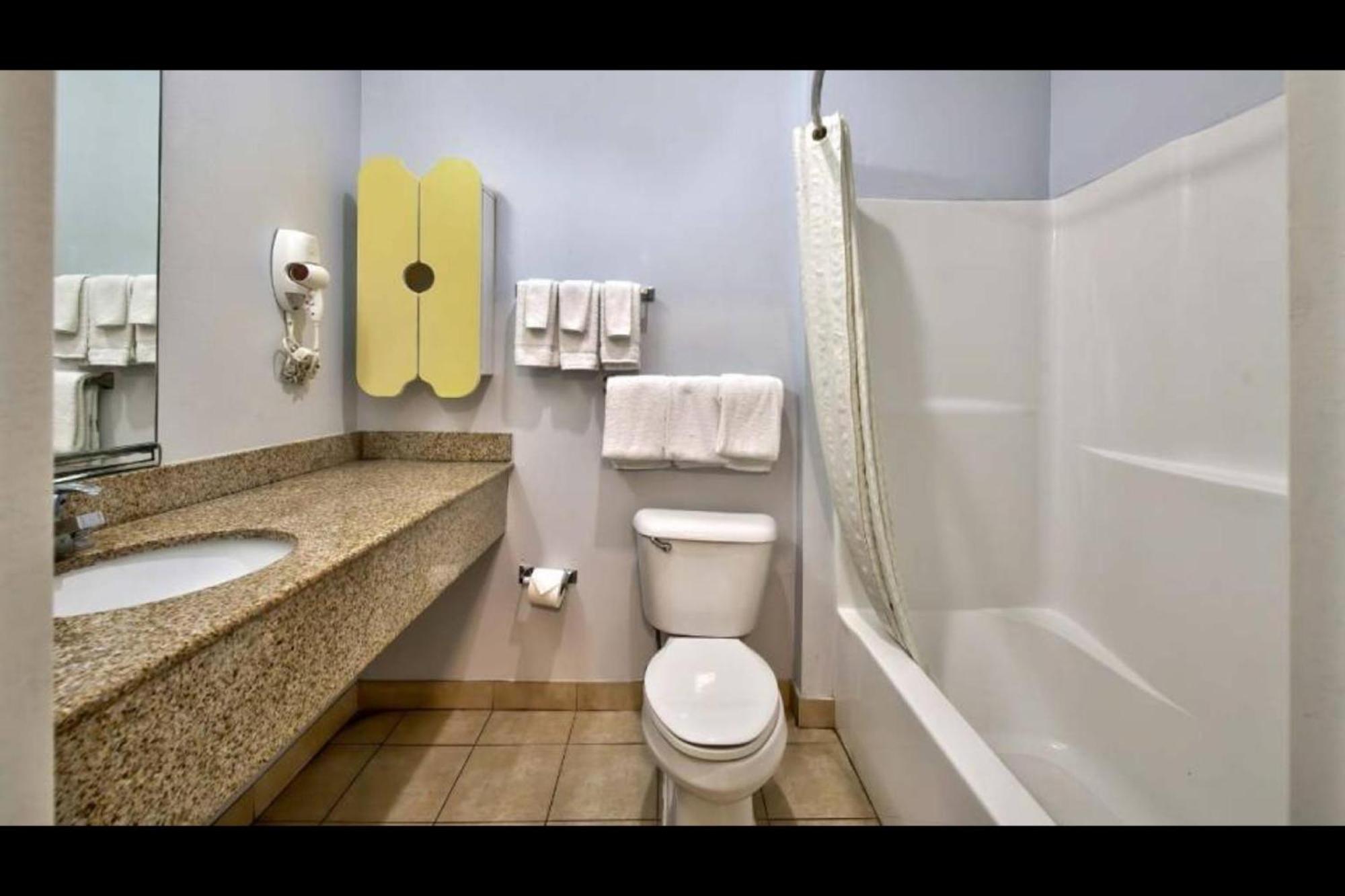 Oyo Townhouse Sulphur,La Extended Stay Exterior foto
